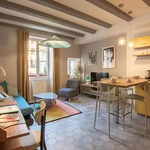  Appartement Urbain Au 2bis -